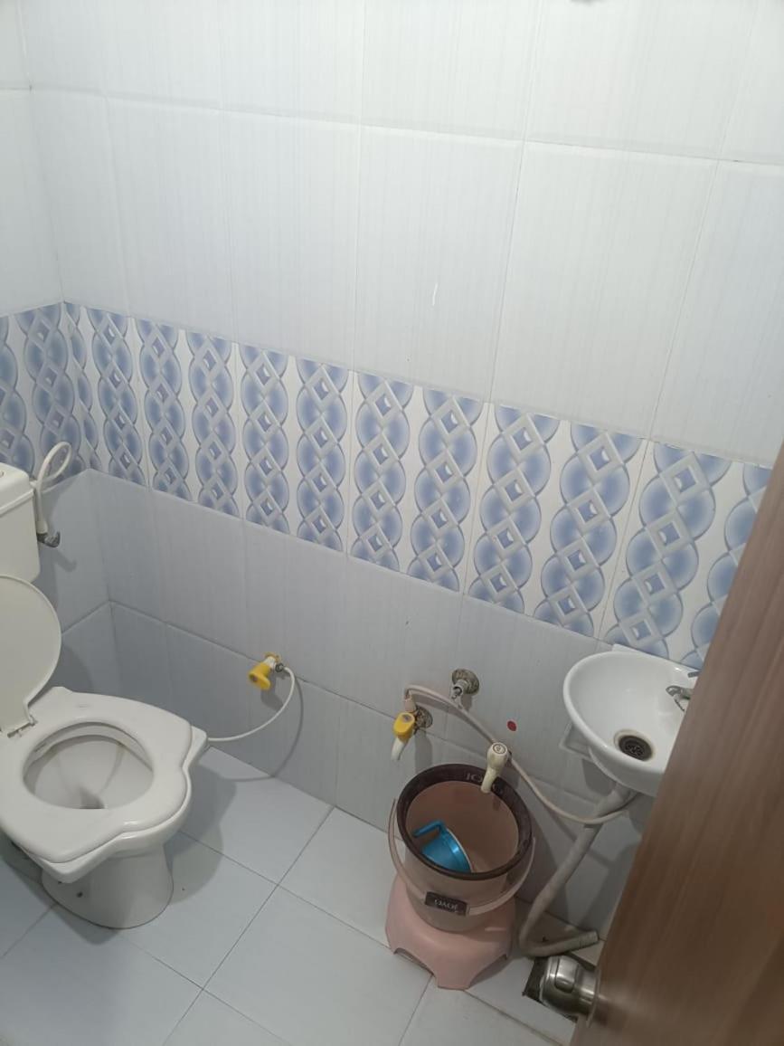Hotel Mahalaxmi Dwārka Buitenkant foto